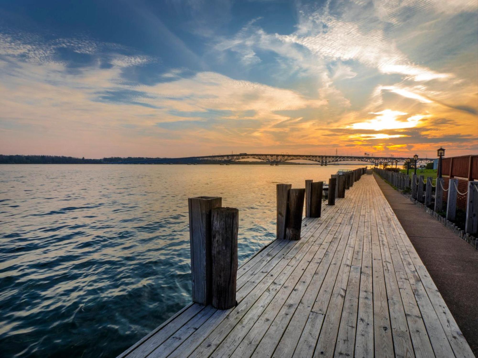 Crowne Plaza Niagara Falls Ny - Riverside By Ihg Exterior photo